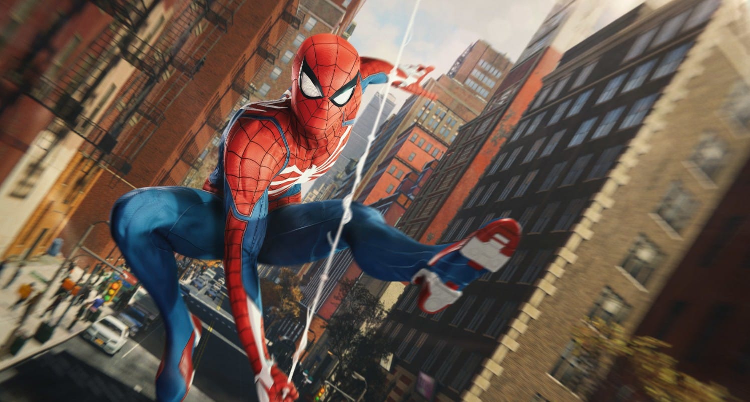 Человек-паук летит по городу на своей паутине Marvel’s Spider-Man Remastered