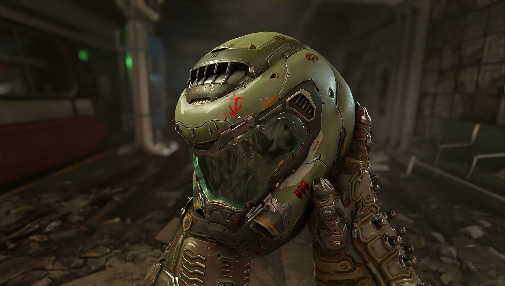Палач держит свой шлем DOOM Eternal
