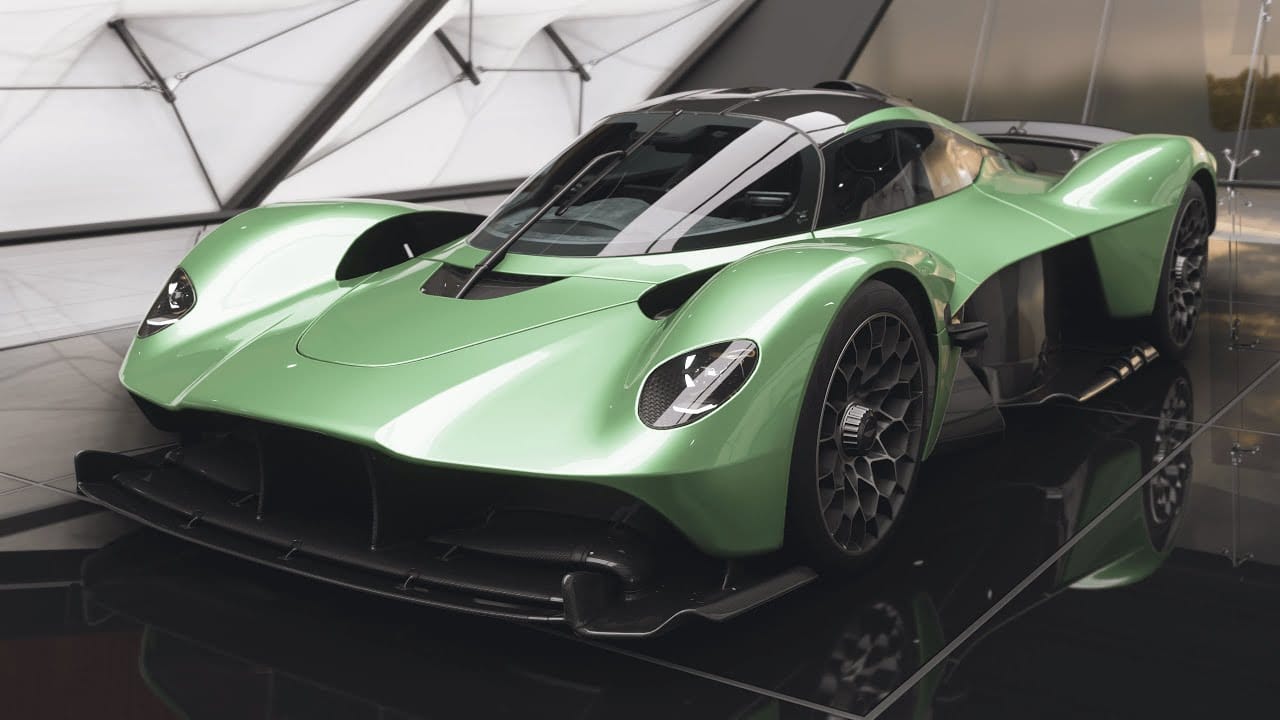 Aston Martin Valkyrie в Forza Horizon 5