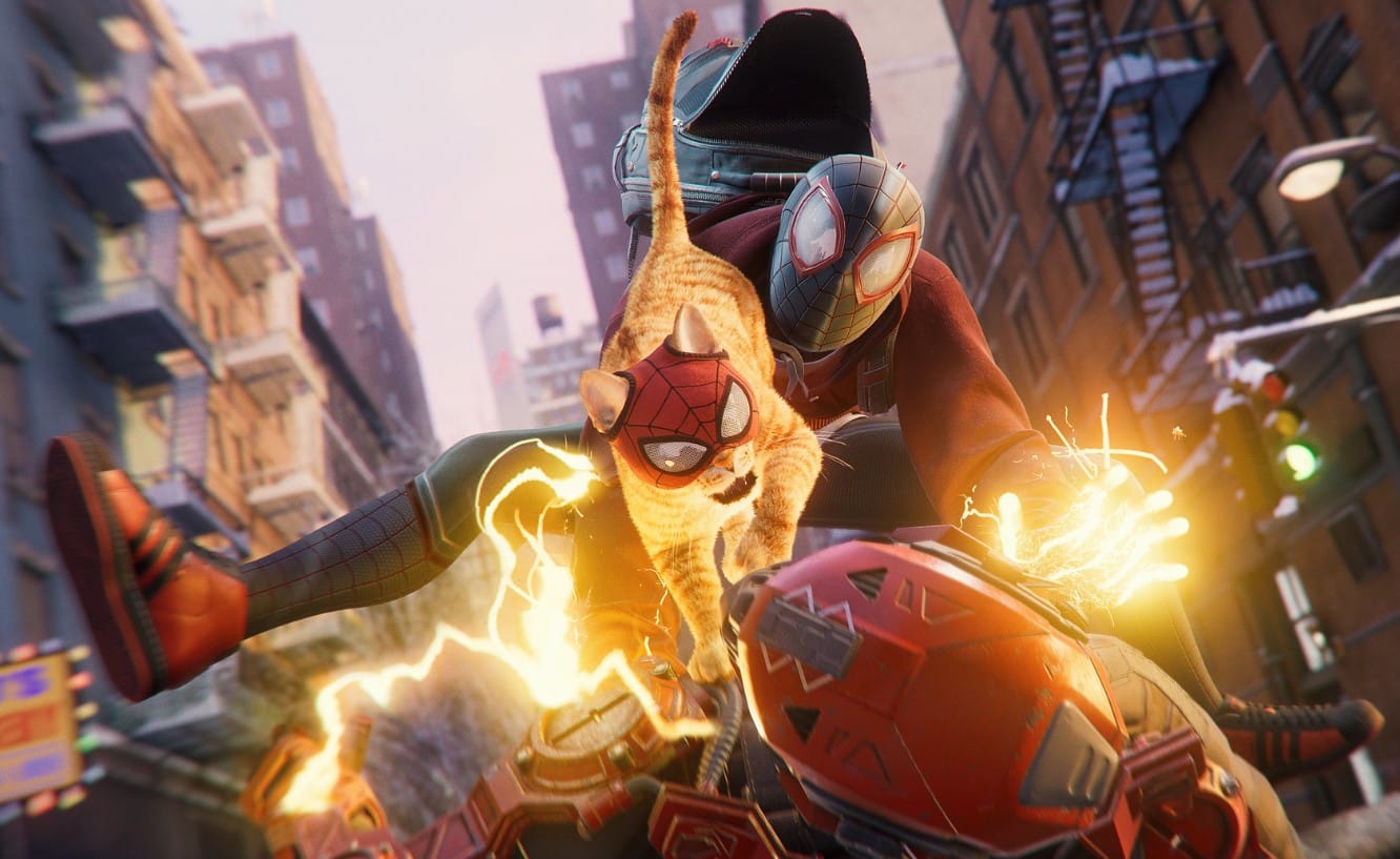 Человек-паук ловит кошку Marvel’s Spider-Man: Miles Morales