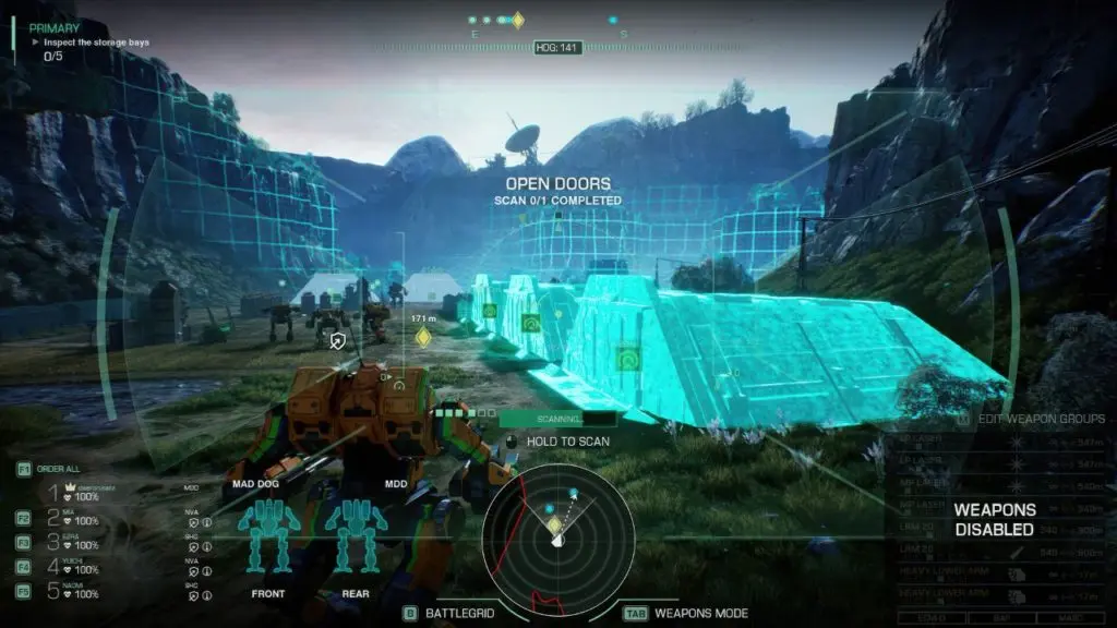 робот оценивает ситуацию в MechWarrior 5: Clans геймплей