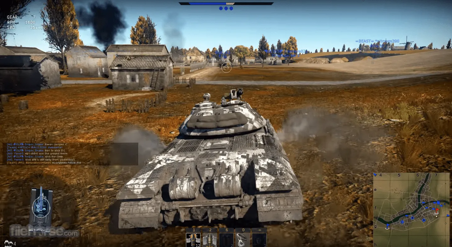 танк едет по полю в War Thunder