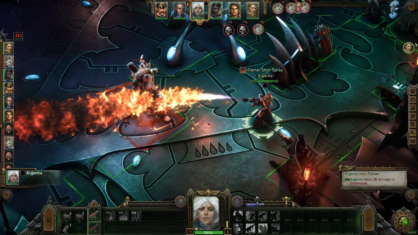персонаж огнем уничтожает врага в Warhammer 40,000: Rogue Trader