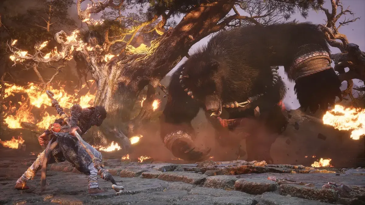 бой с огромным медведем в Black Myth: Wukong