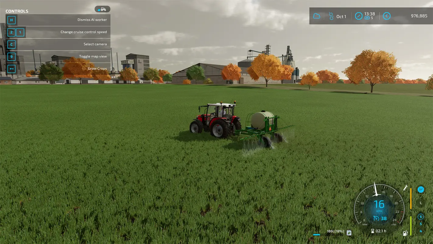 трактор поливает урожай в Farming Simulator 22